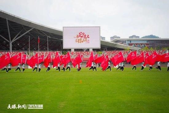 阿森纳不敌维拉，利物浦本赛季首次联赛榜首。